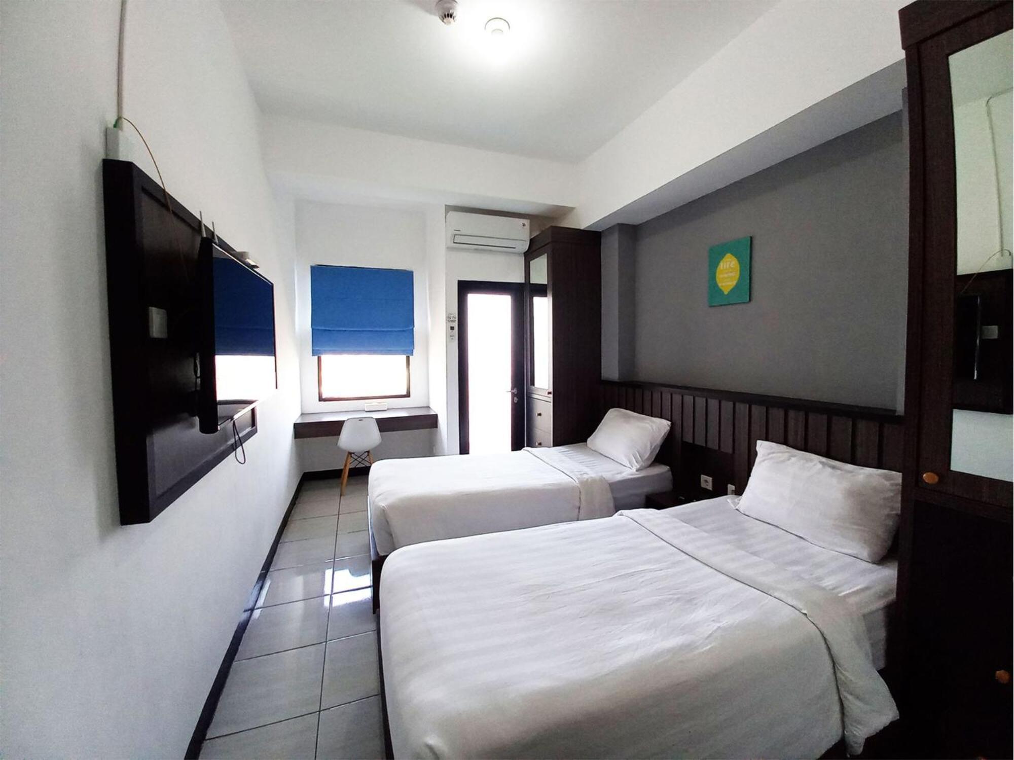 Cordova Suites Semarang Exterior foto