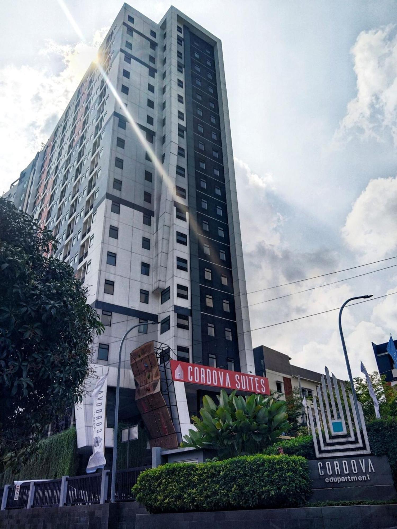 Cordova Suites Semarang Exterior foto